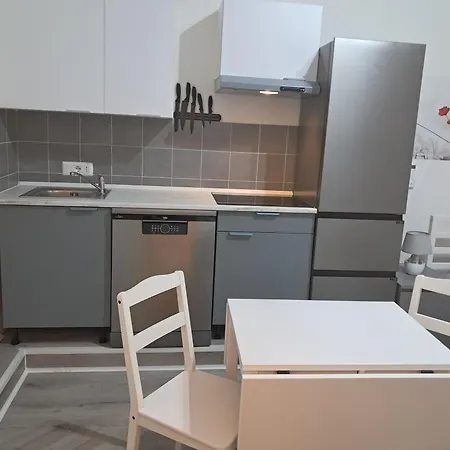 アパート Rosso バーリ